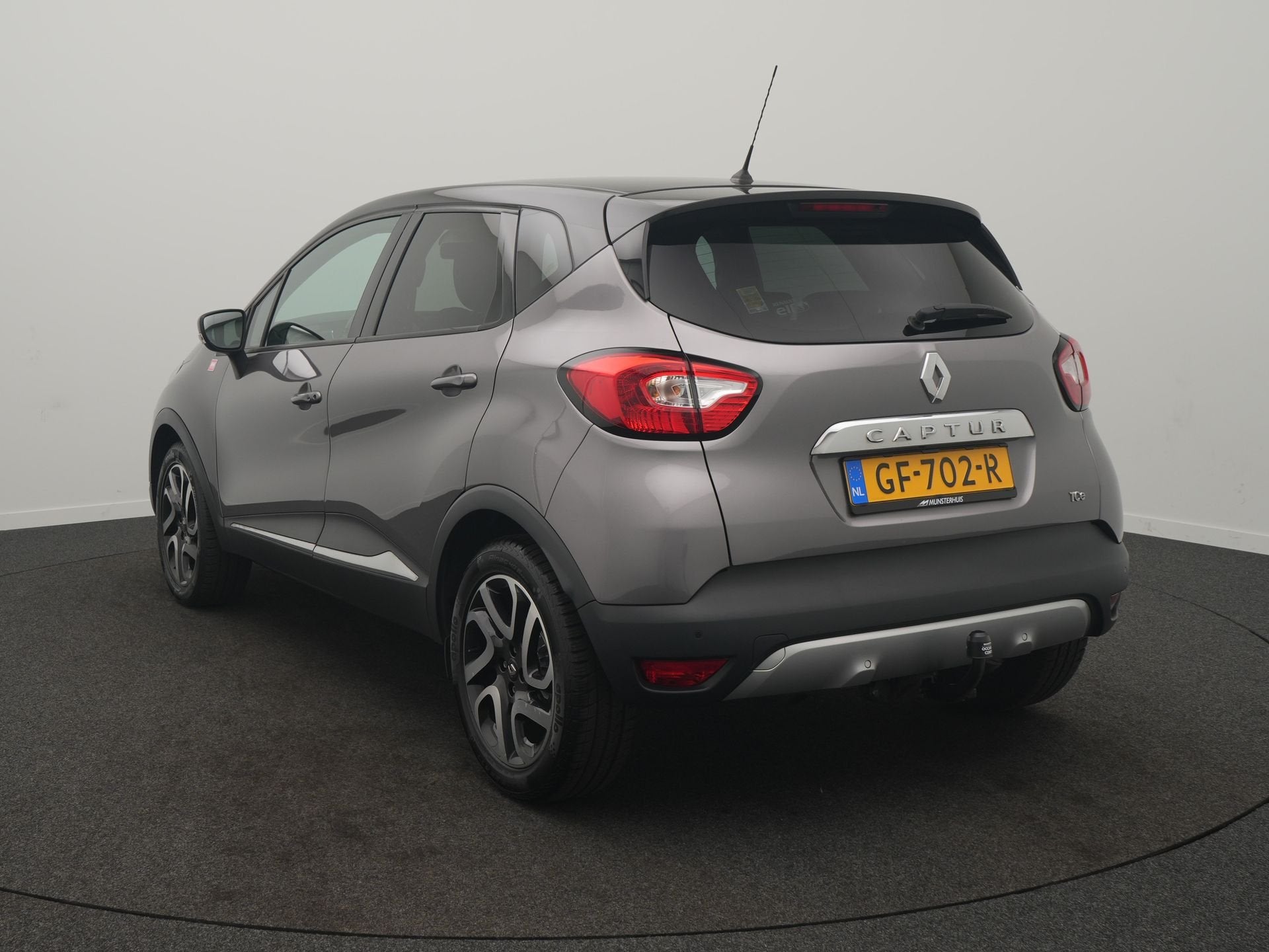 Renault Captur TCe 120 EDC Helly Hansen - RIJKLAARPRIJS - Au, 4 cilinders, Origineel Nederlands, SUV of Terreinwagen, Zilver of Grijs