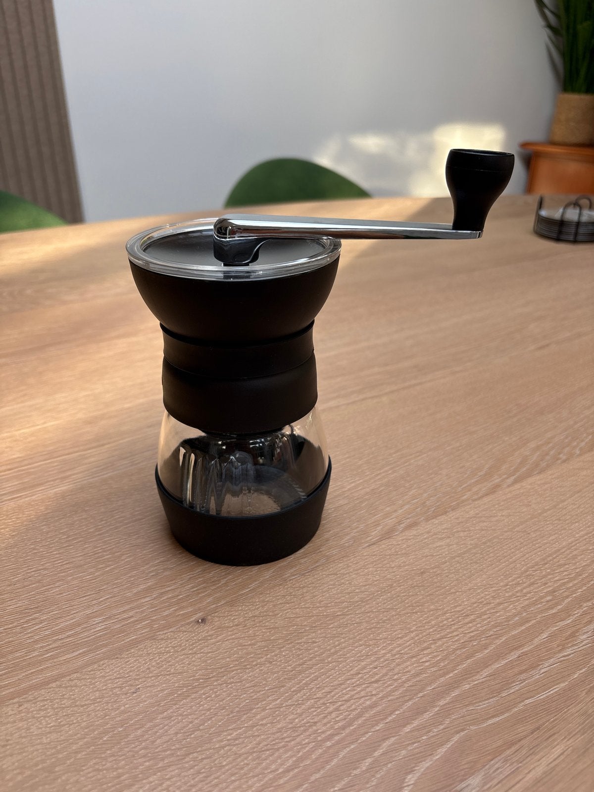 Hario Skerton Pro hand koffiemolen ALS NIEUW, Witgoed en Apparatuur, Koffiemachine-accessoires, Ophalen of Verzenden, Zo goed als nieuw