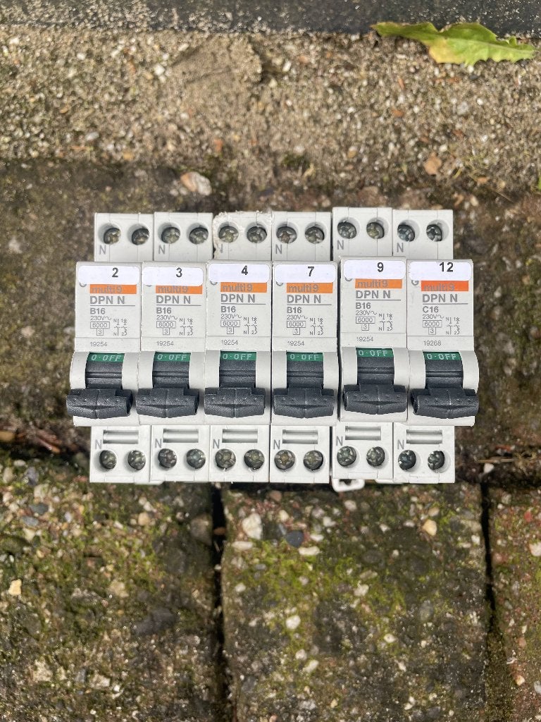 Merlin Gerin Multi 9 DPN N Circuit Breaker – B16, Doe-het-zelf en Verbouw, Elektra en Kabels, Ophalen of Verzenden, Overige typen
