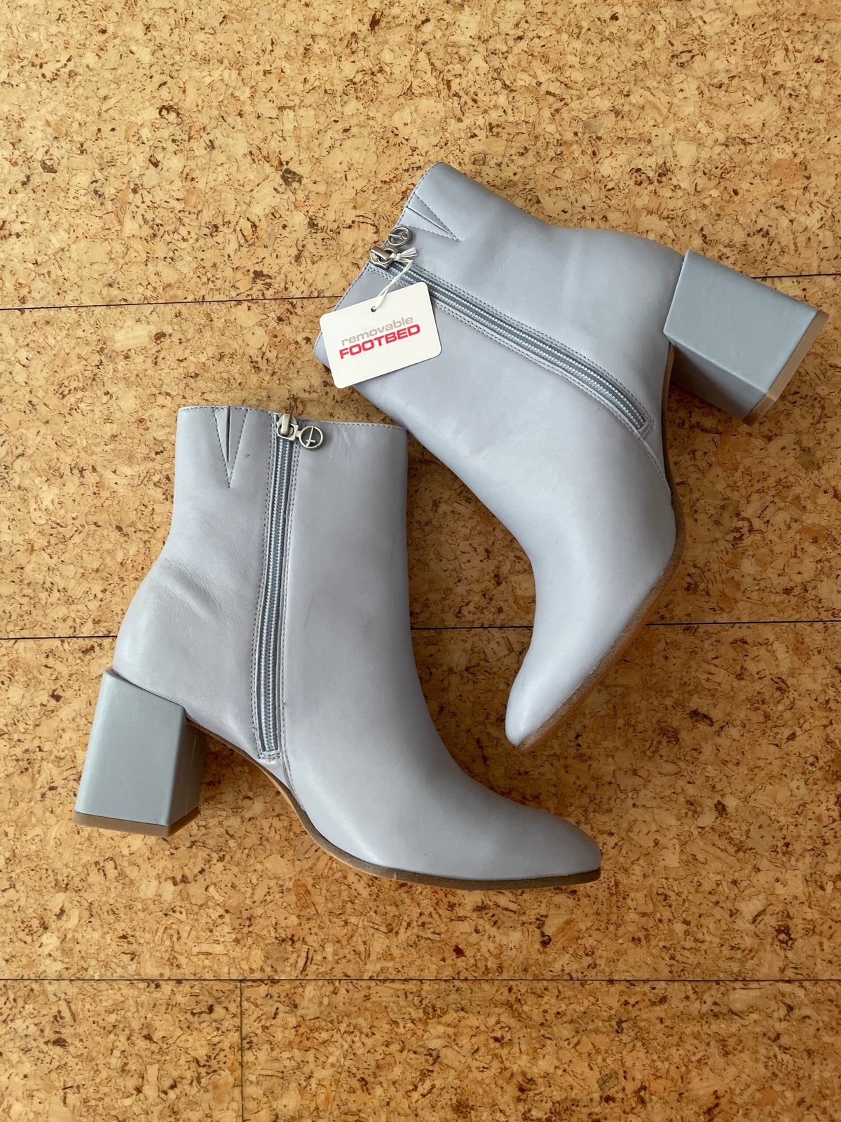 Tamaris lichtblauwe leren enkellaarsjes maat 39, Blauw, Lage of Enkellaarzen, Nieuw, Ophalen of Verzenden