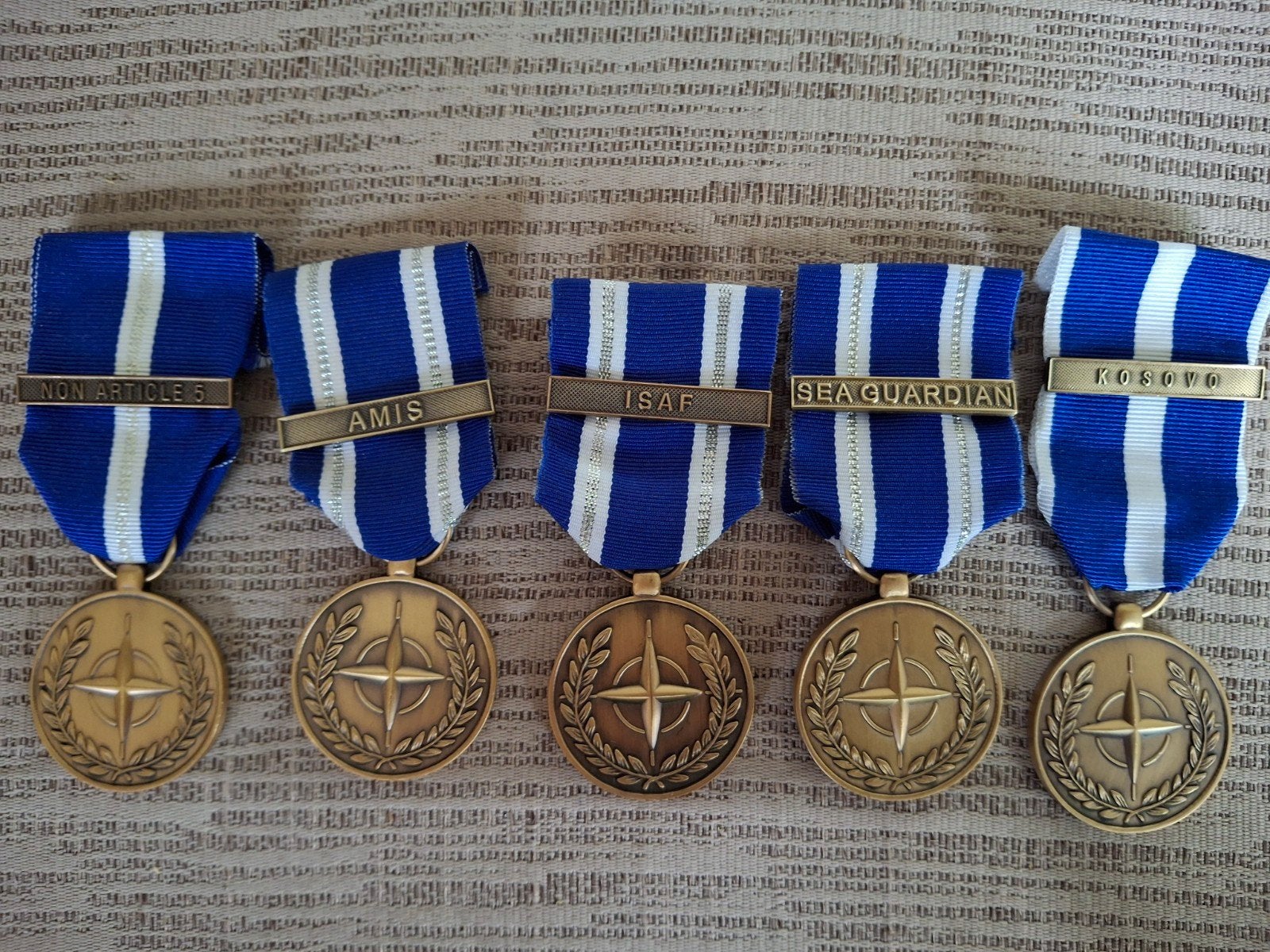 Nato medailles, Ophalen of Verzenden, Landmacht, Nederland, Lintje, Medaille of Wings