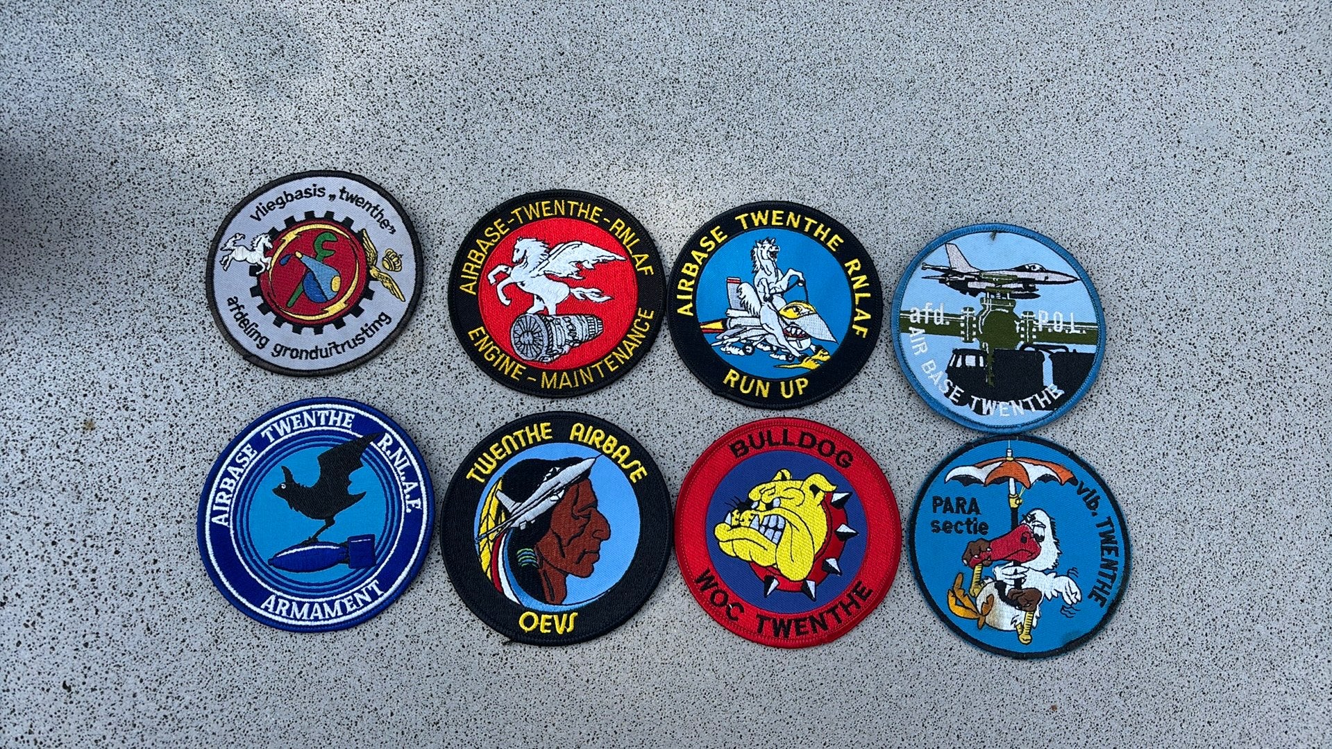 Vliegbasis Twenthe ondersteunende eenheden F16, Ophalen of Verzenden, Zo goed als nieuw, Patch, Badge of Embleem