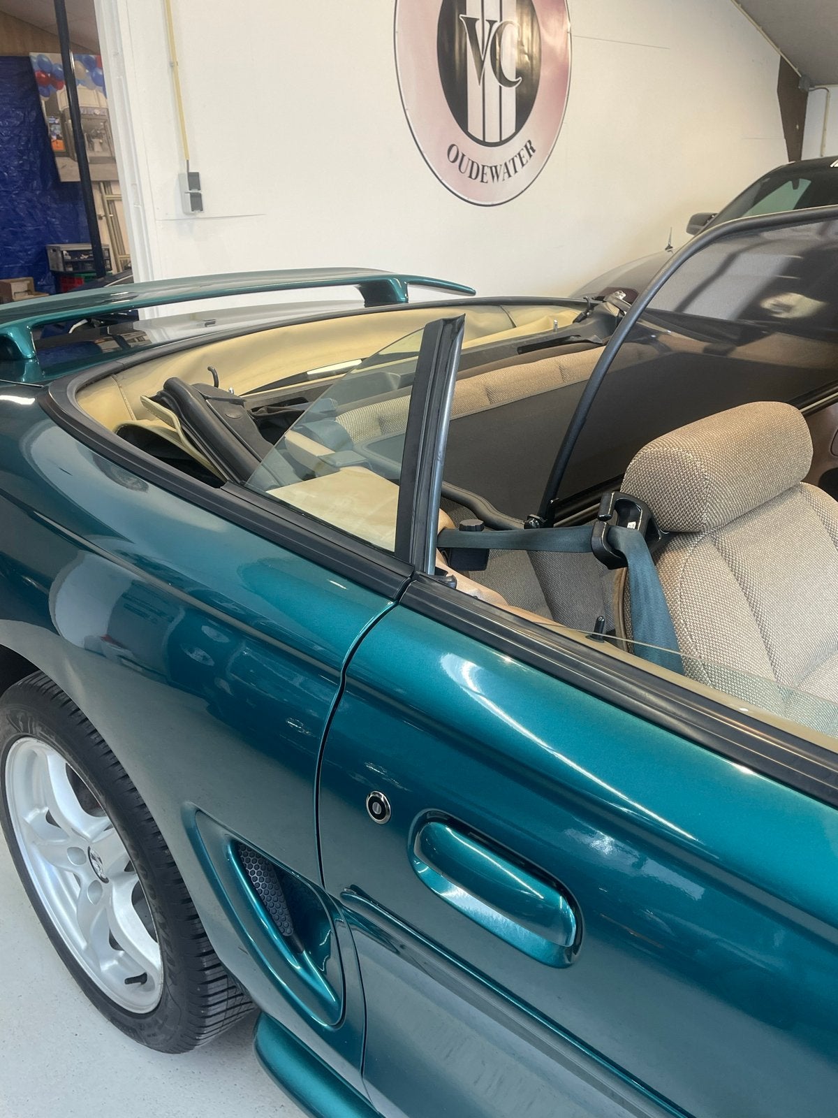 Ford Mustang 1998 V6 cabriolet, Automaat, Stof, Beige, 1445 kg