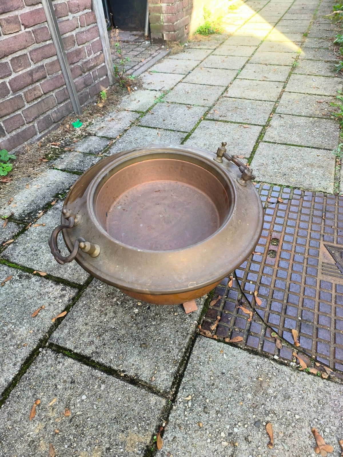 Antieke koperen ketel op driepoot en Brasero schaal, Ophalen, Koper