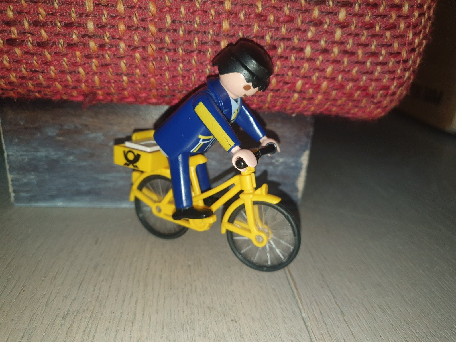 Playmobil Postbode met fiets en accessoires, Ophalen of Verzenden, Gebruikt, Jongen of Meisje