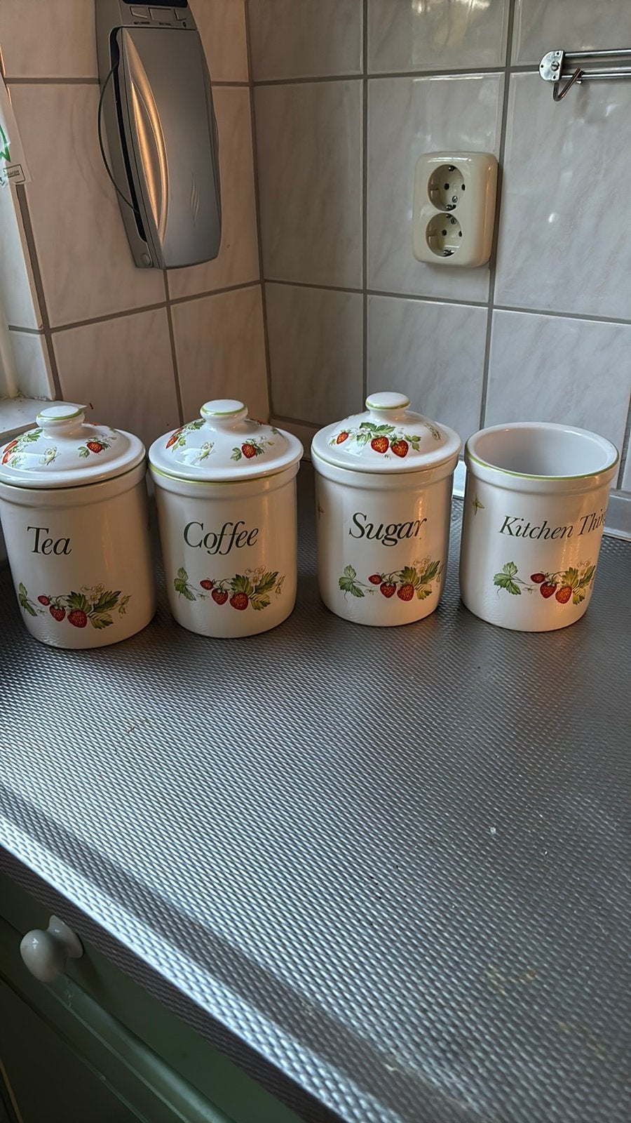 Vintage Engelse Voorraadpotten - Queen's Strawberry, Ophalen, Zo goed als nieuw