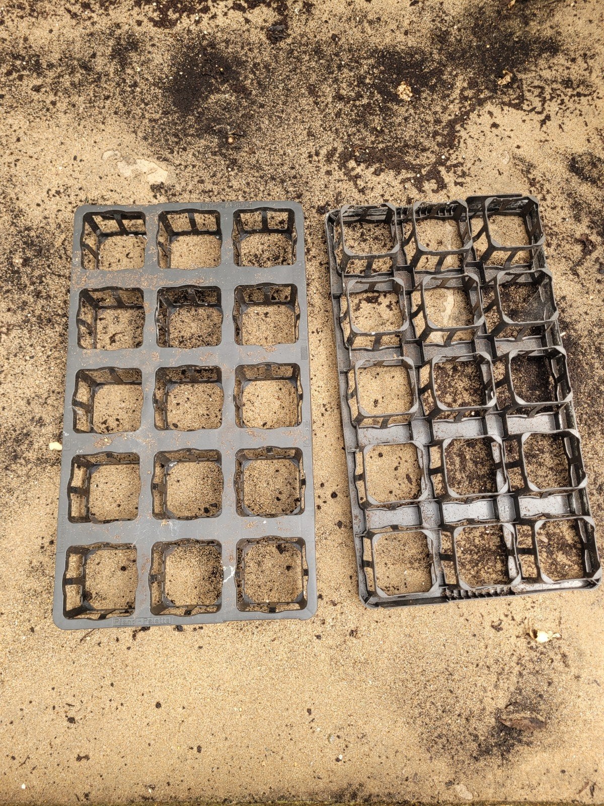 P9 trays 80 stuks, Ophalen, Kunststof, Gebruikt, Vierkant