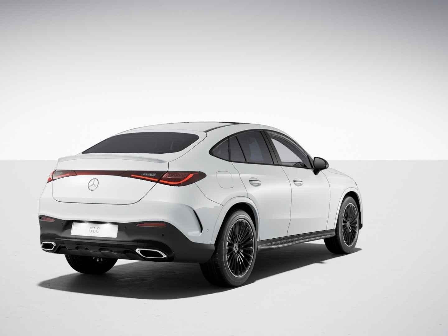 Mercedes-Benz GLC Coupé 300e 4MATIC Business Solution AMG, Auto's, 4 cilinders, 2000 kg, Wit, Plug-in hybride