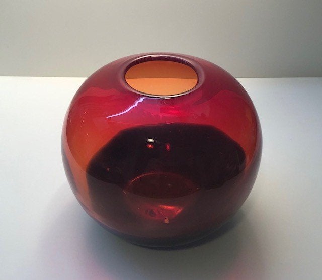 Nette glazen bol vaas in twee kleuren glas, Ophalen of Verzenden, 19 cm, Rood, Glas