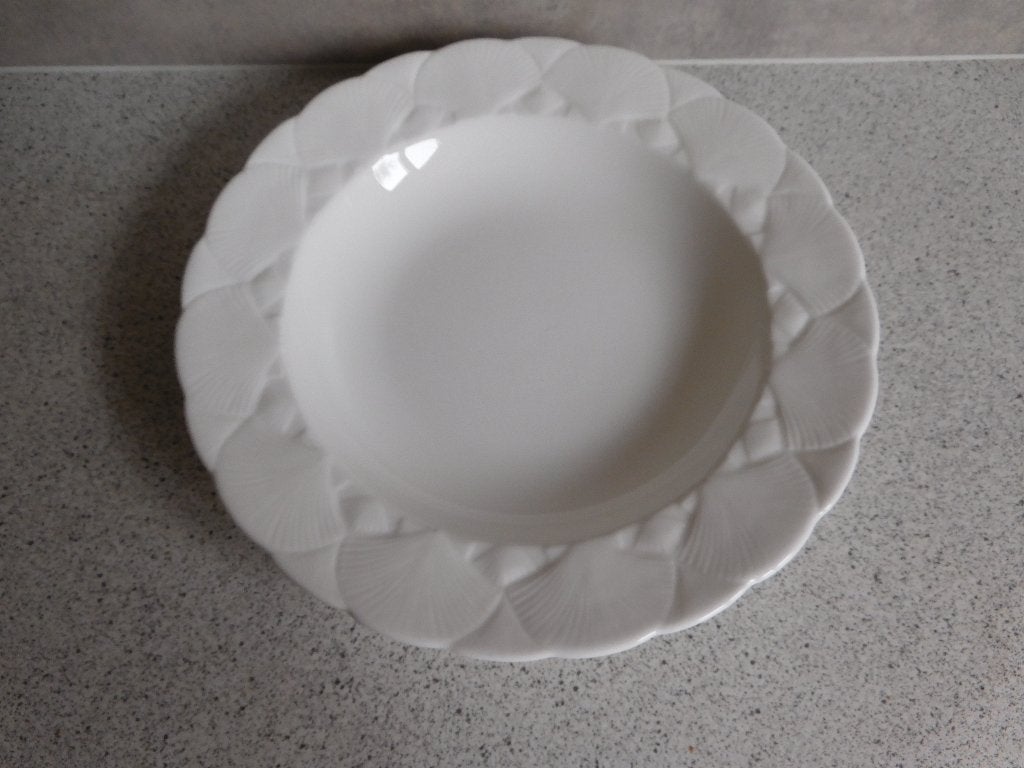 Diep Bord 23 cm. Schelpen Oceanside Wedgwood, Klassiek, Ophalen of Verzenden, Zo goed als nieuw, Bord(en)