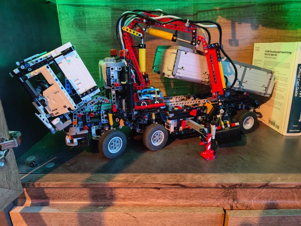 LEGO Technic Mercedes-Benz Arocs 3245, Ophalen of Verzenden, Zo goed als nieuw, Overige merken