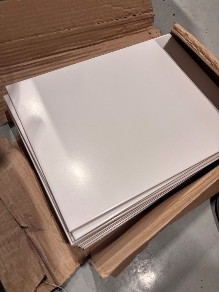 13 Witte keramische wandtegels 25x33 cm, Doe-het-zelf en Verbouw, Nieuw, Ophalen of Verzenden, 20 tot 40 cm, Minder dan 5 m²