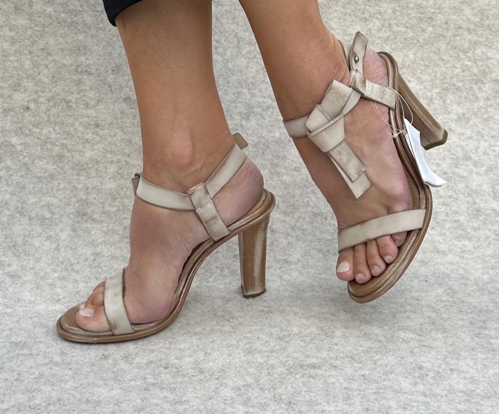Brunello Cucinelli sandalen leer in beige maat 38,5, Kleding | Dames, Schoenen, Beige, Sandalen of Muiltjes, Zo goed als nieuw