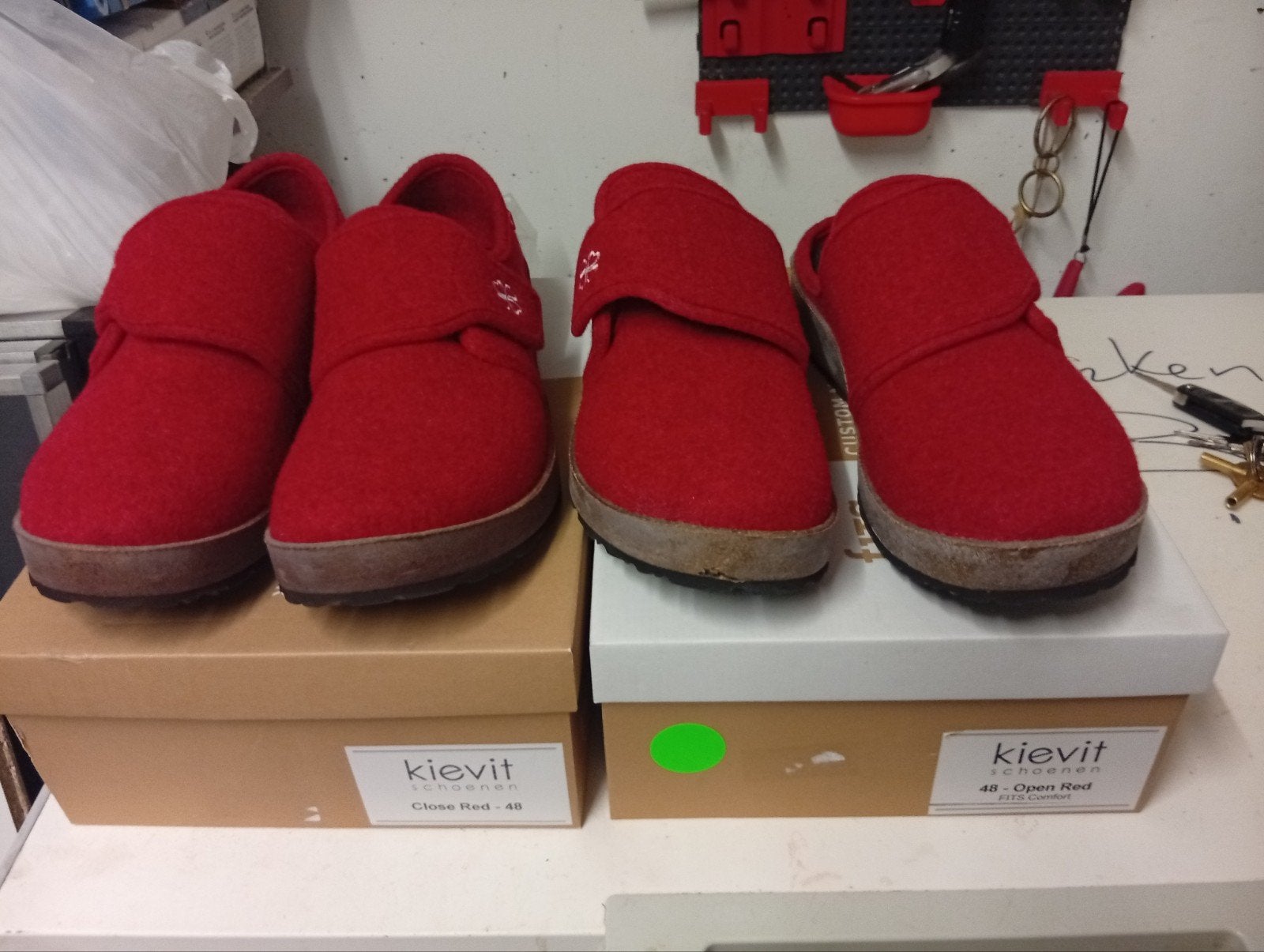 Kievit Schoenen Rode Pantoffels Maat 48, Ophalen of Verzenden, Nieuw, Rood, Pantoffels of Sloffen