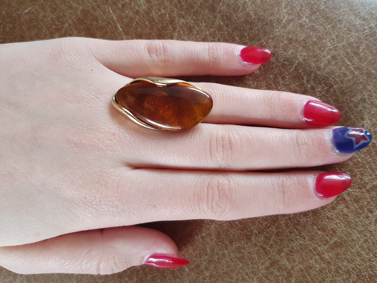 Nieuwe goudkleurige vintage amber ring, universele maat., IJzer of Staal, Nieuw, Ophalen of Verzenden, Dame