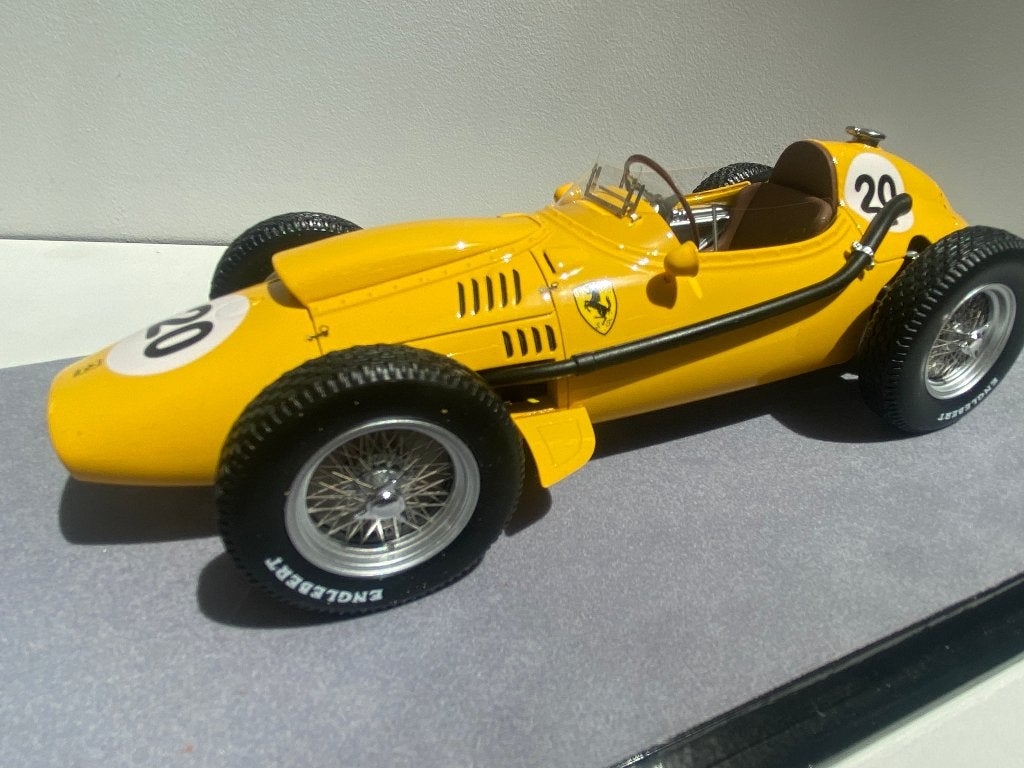 F1  FERRARI  DINO   1/18    1958, Ophalen of Verzenden, Bburago