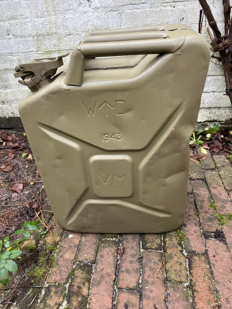 Engelse Jerrycan ww2 - 1943. Mooi gemerkt!, Verzamelen, Militaria | Tweede Wereldoorlog, Verzenden, Engeland