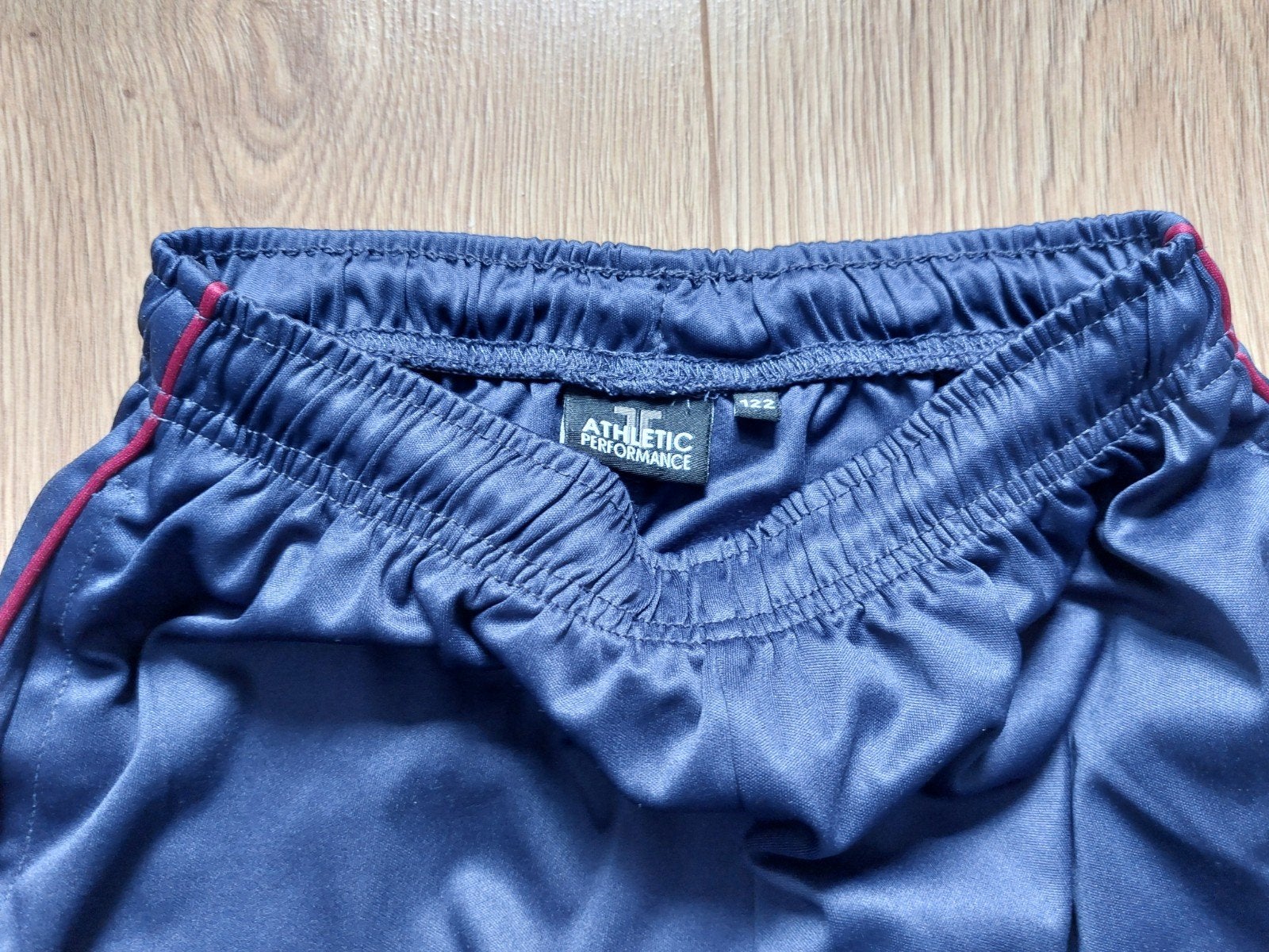 Pakket sportkleding 122/128 en sportschoenen 32/33, Kinderen en Baby's, Kinderkleding | Maat 128, Broek, Gebruikt, Dutchy, Ophalen of Verzenden