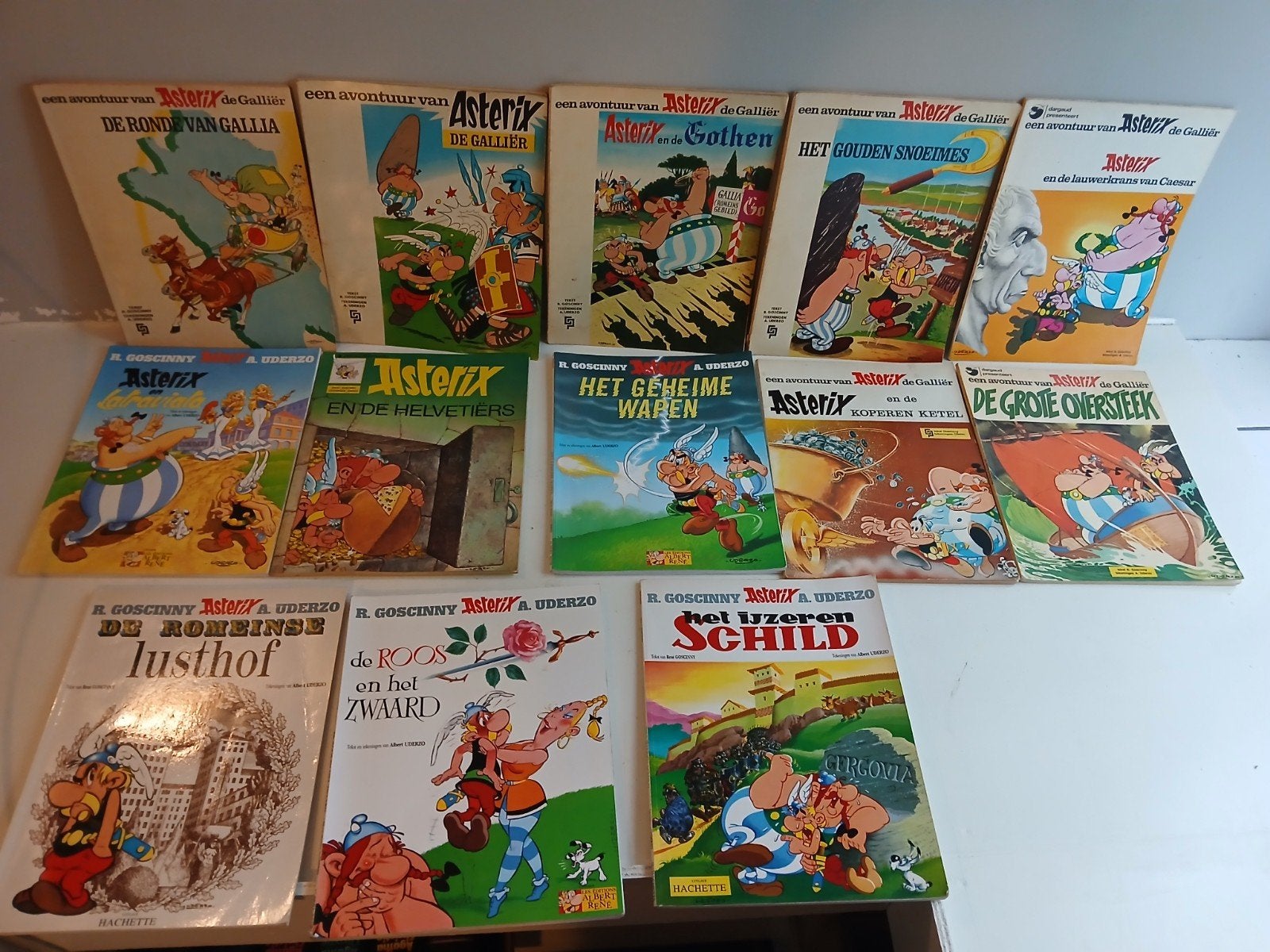 Diverse Asterix en Obelix stripboeken - 13 stuks, Boeken, Meerdere stripboeken, Ophalen of Verzenden, Gelezen
