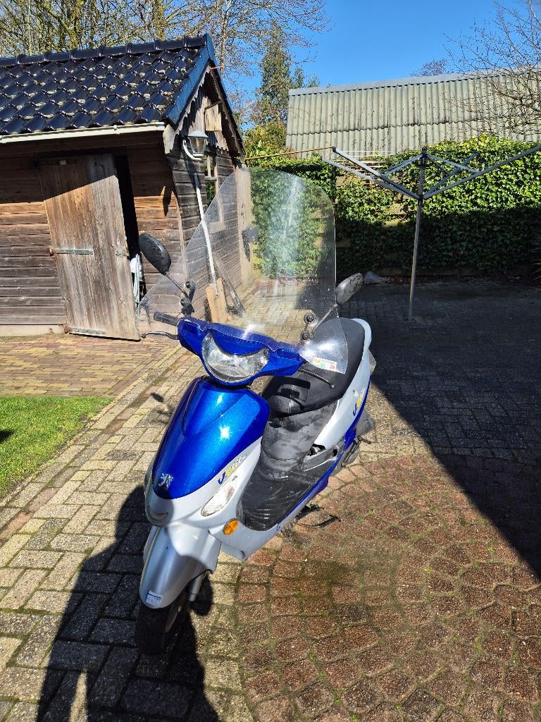 Peugeot V-clic scooter, Fietsen en Brommers, Scooters | Peugeot, Ophalen, Gebruikt, Overige modellen, Benzine