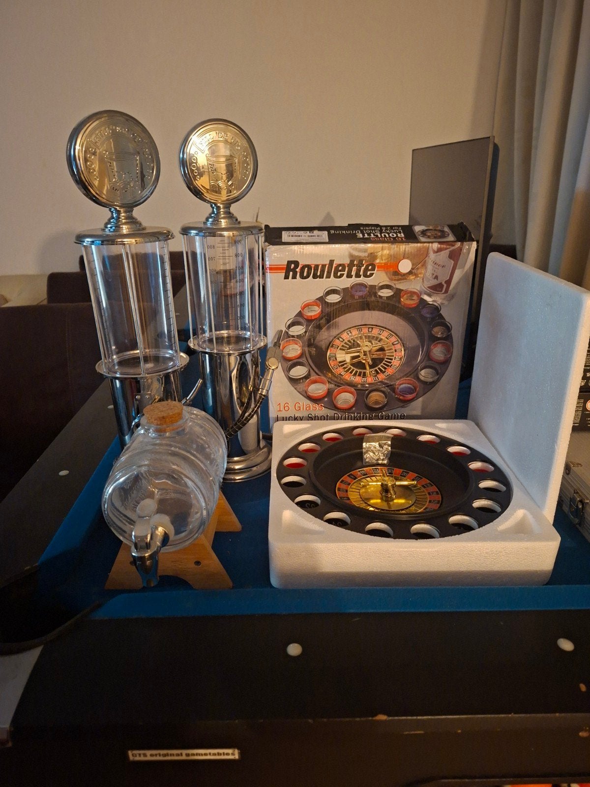 Drankdispensers, vat en roulette drinkspel, Ophalen, Zo goed als nieuw