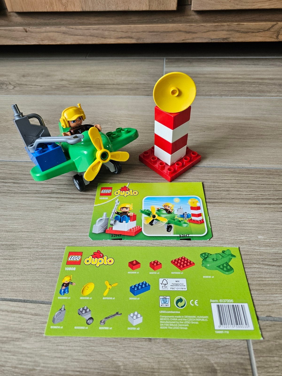 Lego Duplo Vliegtuig met Piloot en Verkeerstoren (10808), Overige thema's, Ophalen of Verzenden, Zo goed als nieuw, Complete set