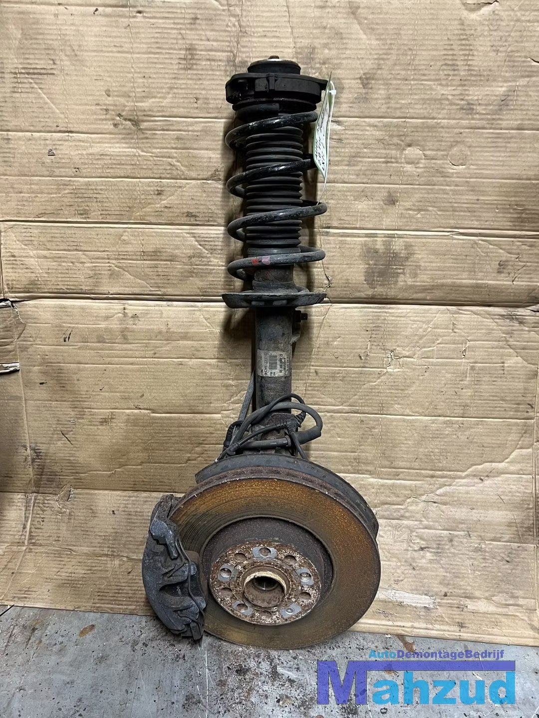 AUDI A3 8P links voor veerpoot compleet met remklauw 4x4 200, Gebruikt, AUDI AG, Auto-Union-Strasse 1
85045  Ingolstadt, DE, Kundenbetreuung@audi.de