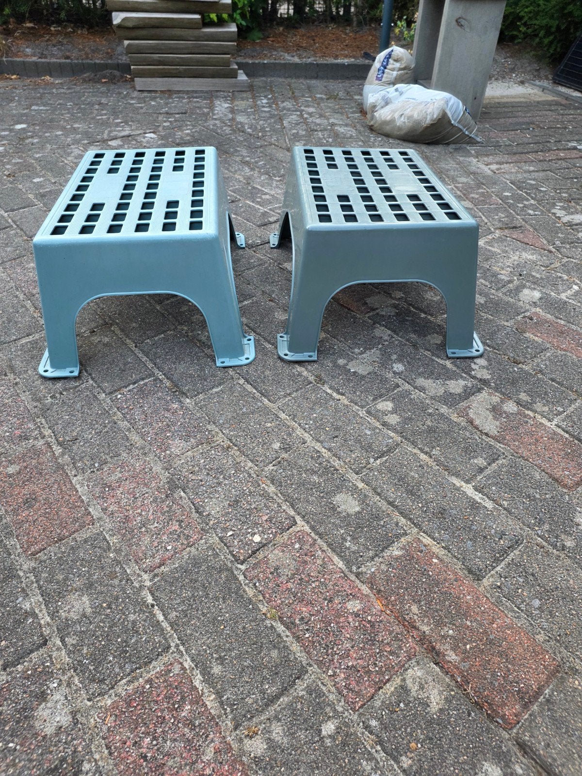 Twee stevige kunststof caravan opstapjes, Caravans en Kamperen, Caravan accessoires, Ophalen of Verzenden