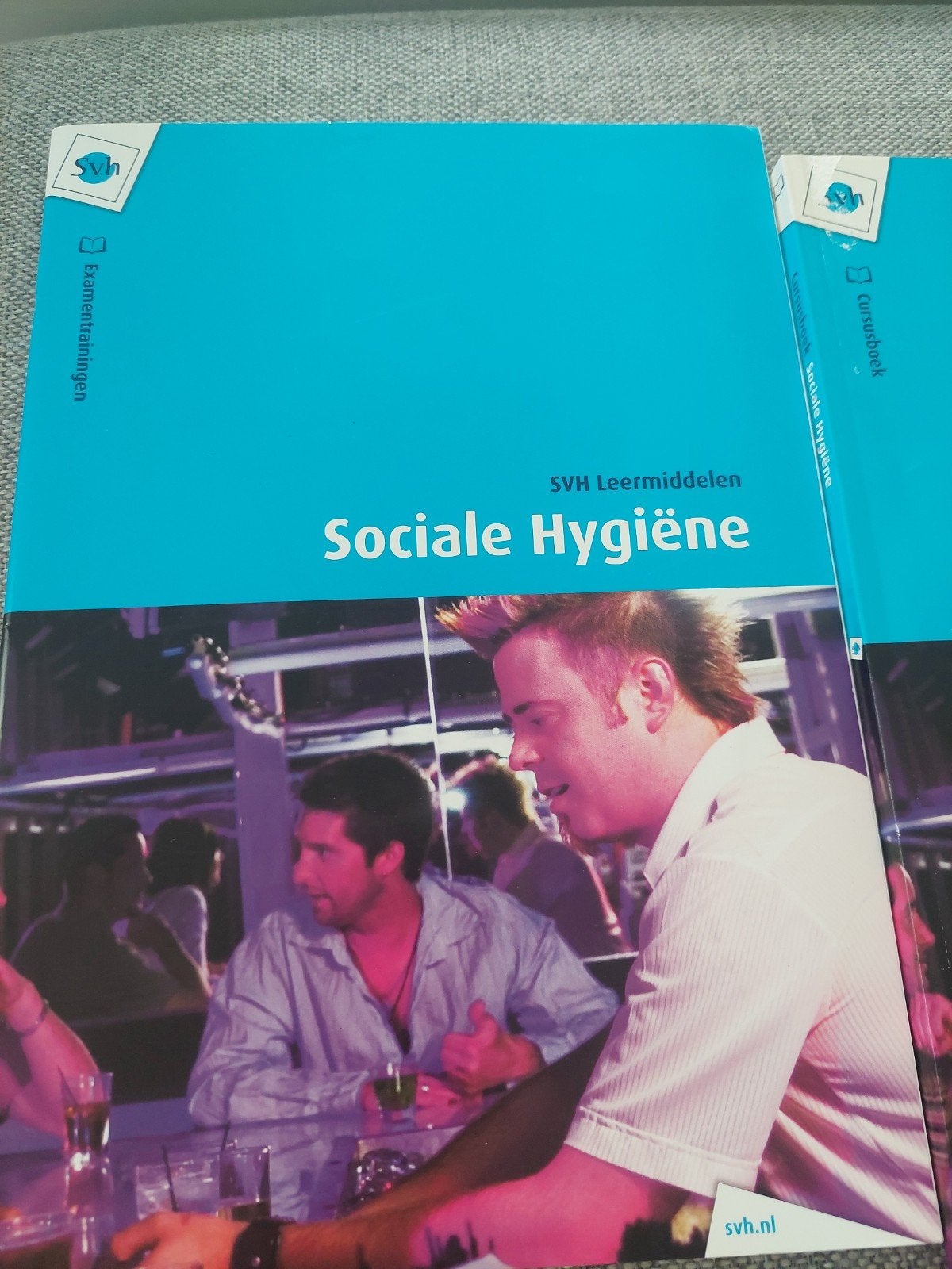 Sociale Hygiëne Boek, Examentraining en CD, Ophalen of Verzenden, Zo goed als nieuw, MBO, SVH Leermiddelen