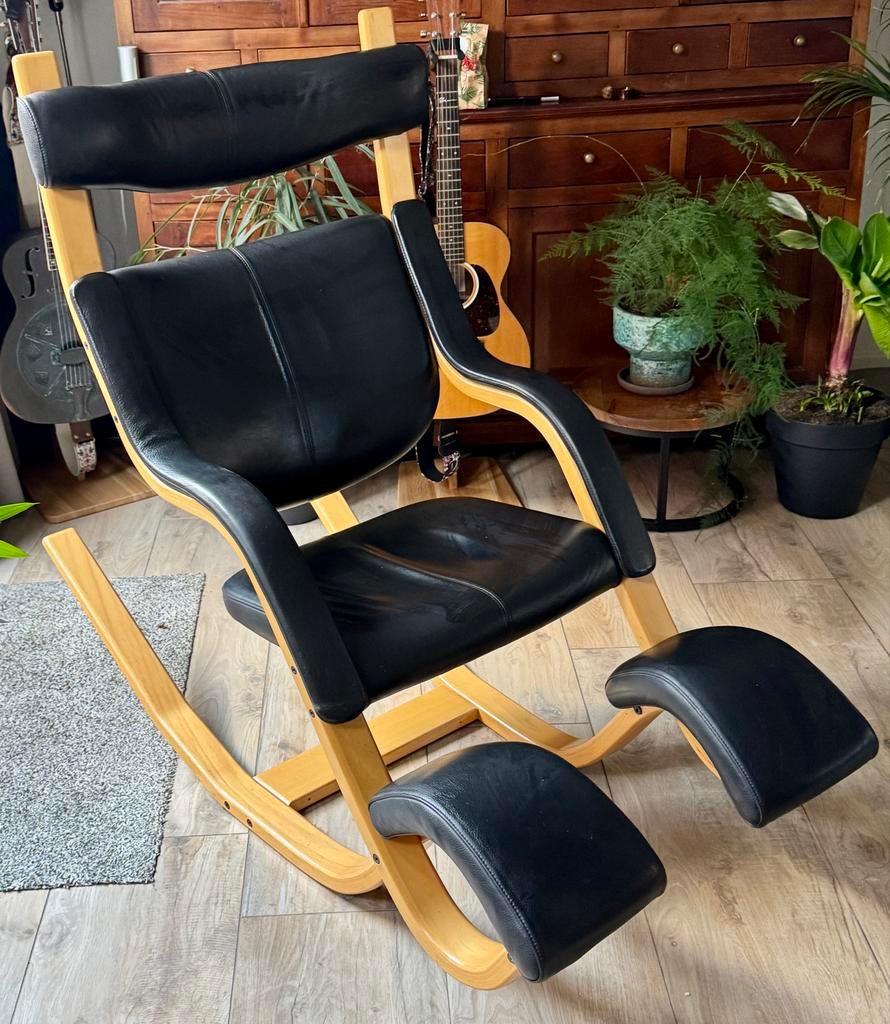 Stokke Varier Gravity Relaxstoel Zwart Leder, perfecte staat, Huis en Inrichting, Ophalen, Zwart, Leer, Zo goed als nieuw