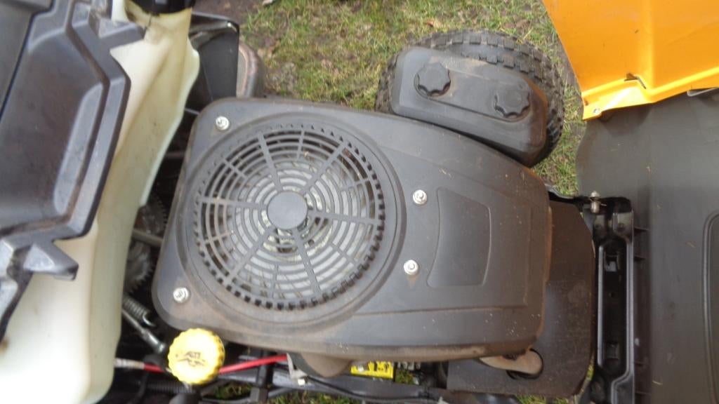 2 x nette goedlopende stiga zitmaaiers met vangbak, Tuin en Terras, Zitmaaiers, Ophalen, Gebruikt, Stiga, Versnellingen