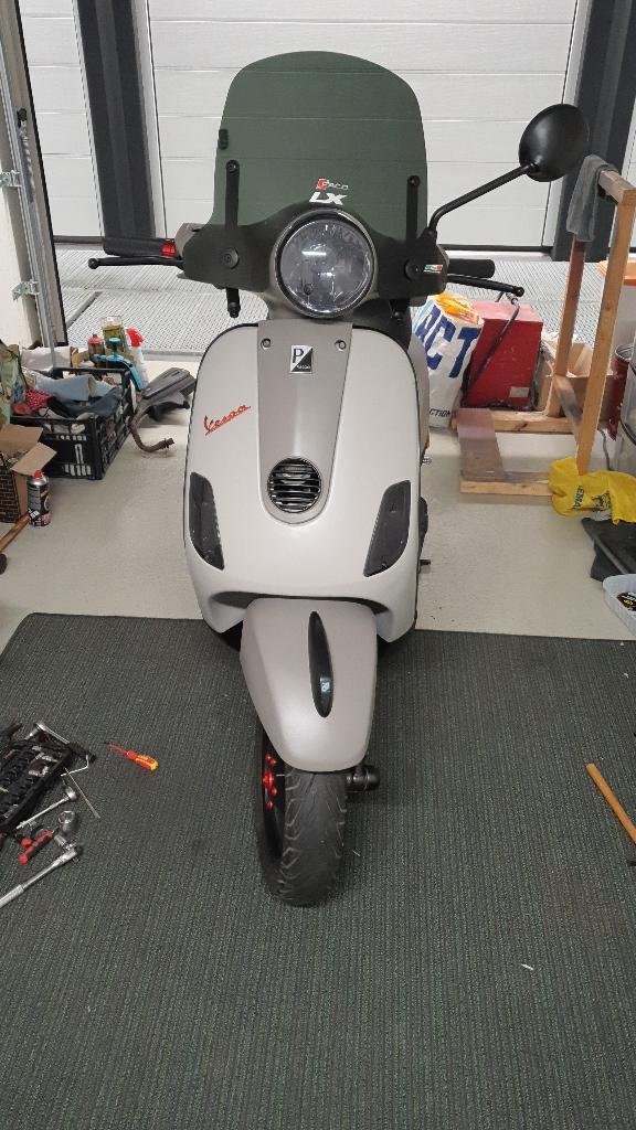 Vespa 50cc, Fietsen en Brommers, Scooters | Vespa, Ophalen, Maximaal 45 km/u, Zo goed als nieuw, Benzine