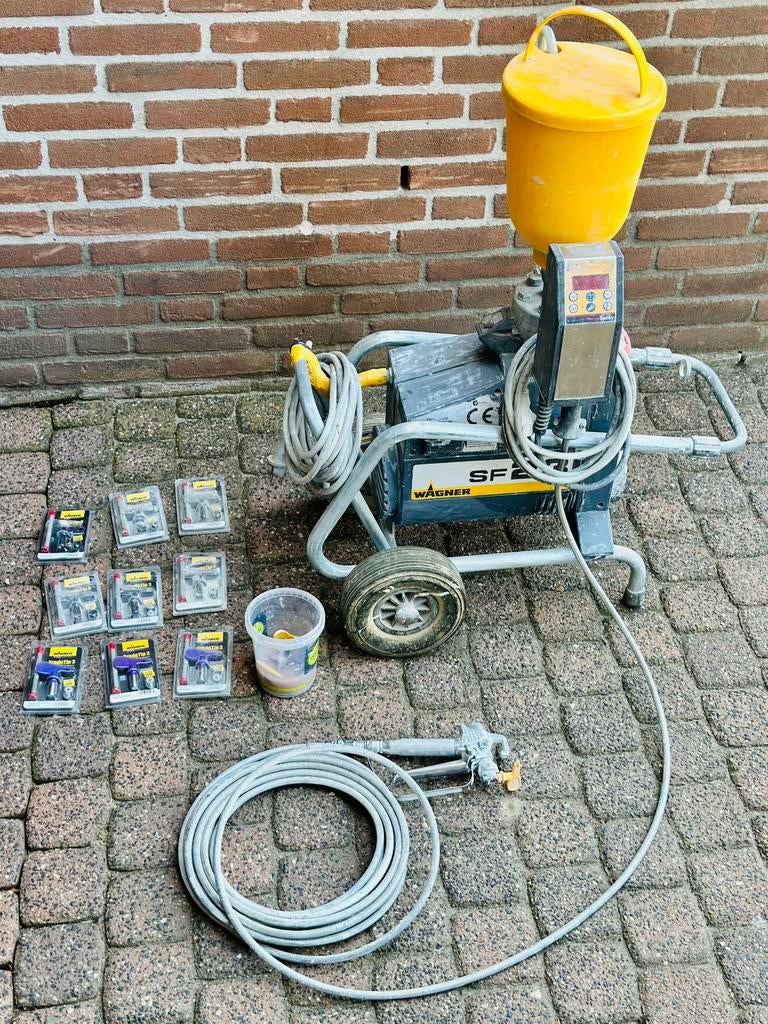 Verfspuit met tips verf spuiten verf pomp elektrisch, Doe-het-zelf en Verbouw, Schildersmaterialen, Ophalen, Zo goed als nieuw