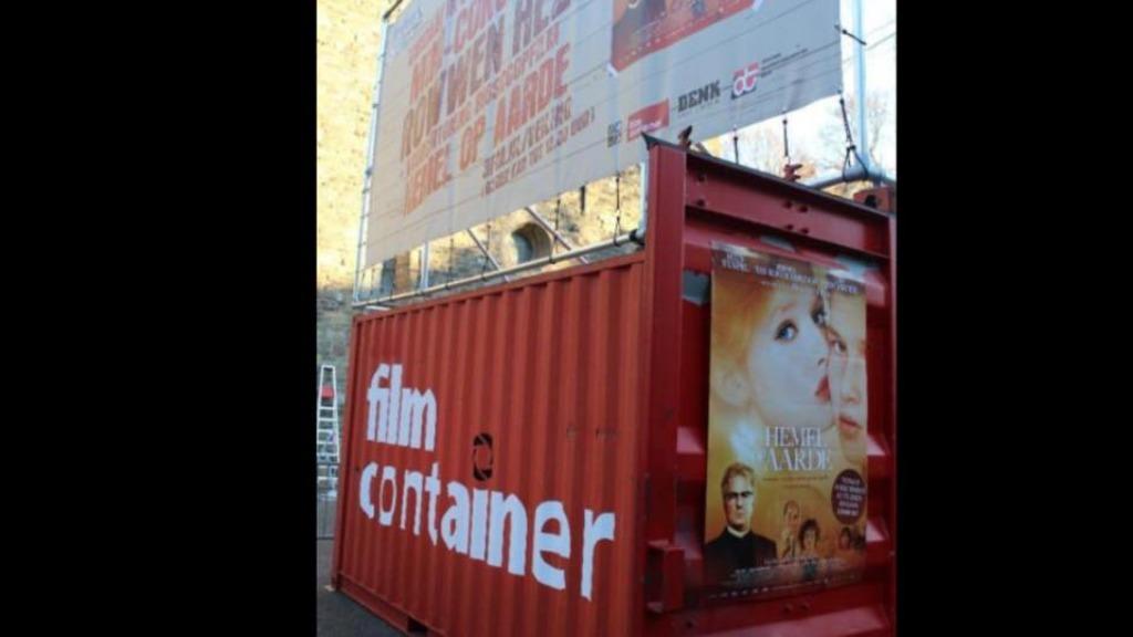 Uniek: 15persoons filmcontainer. Te huur voor scherpe prijs!, Ophalen, Gebruikt, Beamer