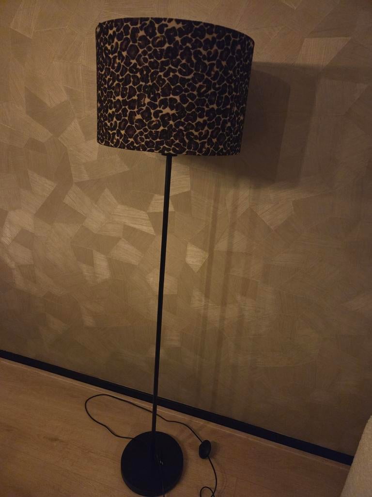 Staande lamp met panterprint kap, Huis en Inrichting, Ophalen, Zo goed als nieuw, Stof, Modern