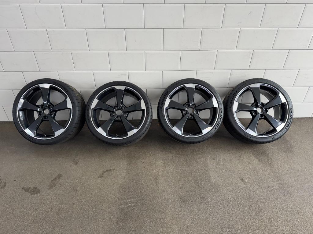 Audi OEM RS3 19 inch zwarte rotors zomerset Michelins🔆, Auto-onderdelen, Banden en Velgen, Banden en Velgen, Zomerbanden, 19 inch