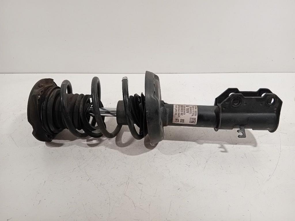 Veerpoot links voor Opel Astra, Auto-onderdelen, Onderdelen@venauto.nl, Van der Ven Autorecycling B.V., Gebruikt, Ettenseweg 76, 4706 PB Roosendaal, The Netherlands