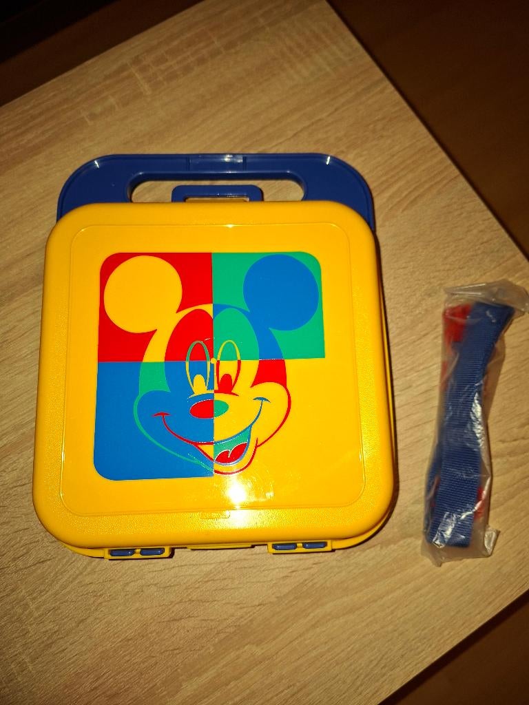 Tupperware “Koffertje Mickey Mouse met draagband” geel/blauw, Huis en Inrichting, Keuken | Tupperware, Ophalen of Verzenden, Nieuw