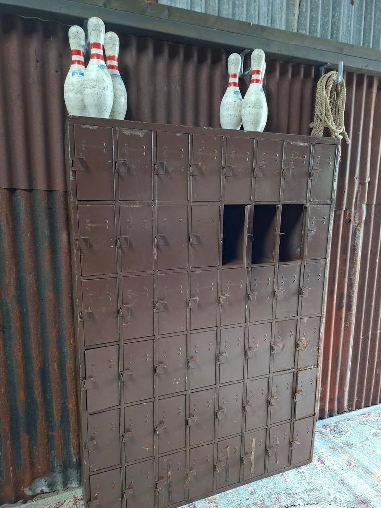 Antieke Franse Locker - 48 Kluisjes, Antiek en Kunst, Curiosa en Brocante, Ophalen