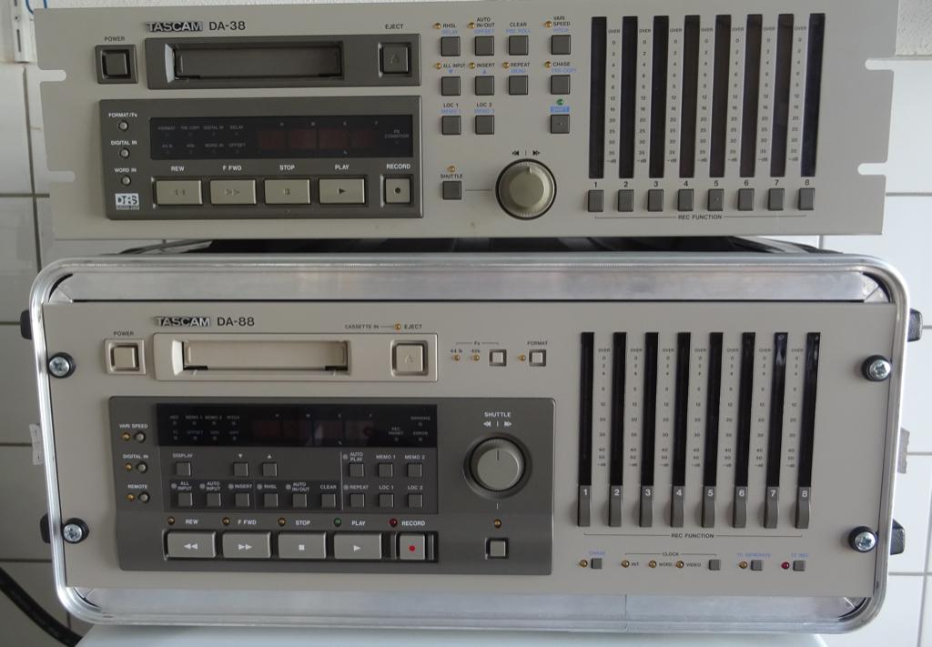 Tascam DA 88 + DA 38 2x 8-sporen recorders + div extra’s, Ophalen, Zo goed als nieuw, Audio