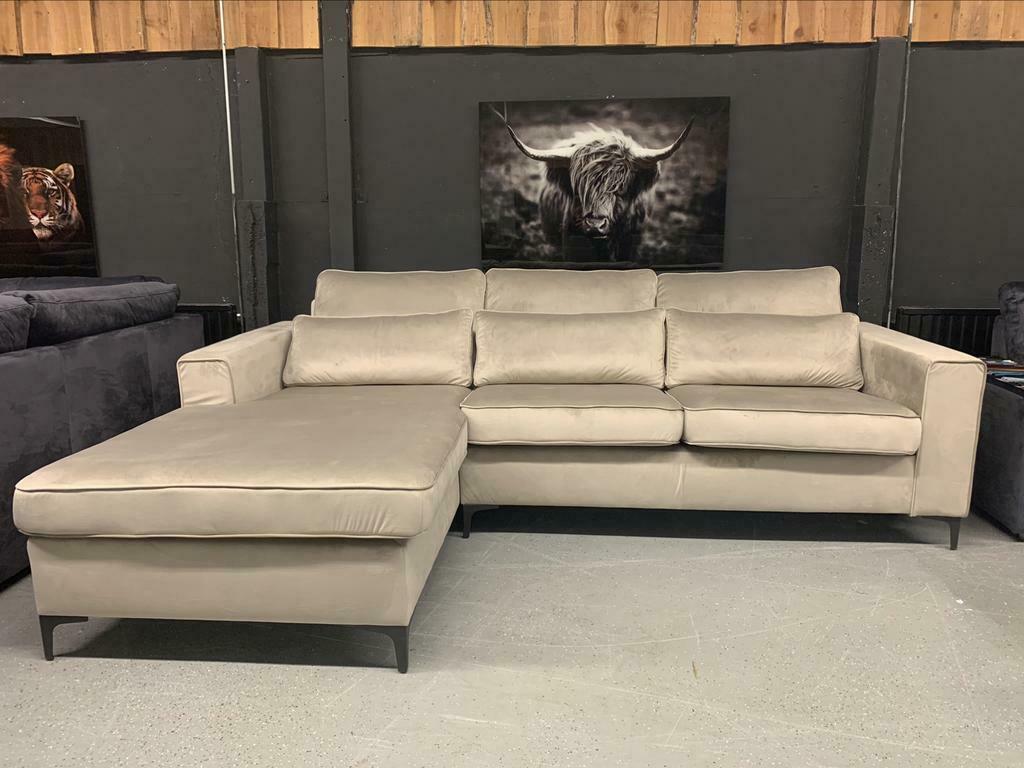 Foto 3 van Voorraad Sale | Hoekbank Lounge | Velvet Showroom Utrecht🌿