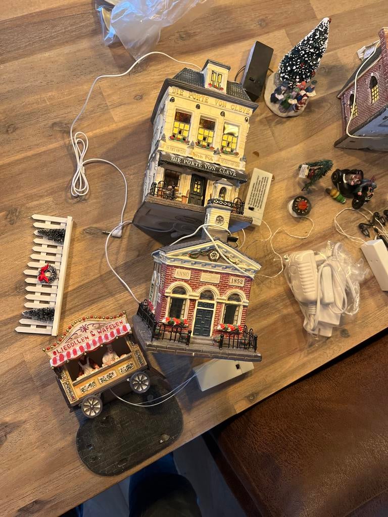 Te koop kerst huisjes Dickensville, Diversen, Ophalen