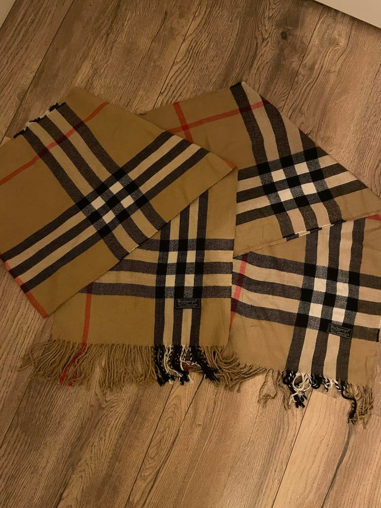 2 Burberry Sjalen - Klassieke Stijl, Ophalen of Verzenden, Zo goed als nieuw, Sjaal