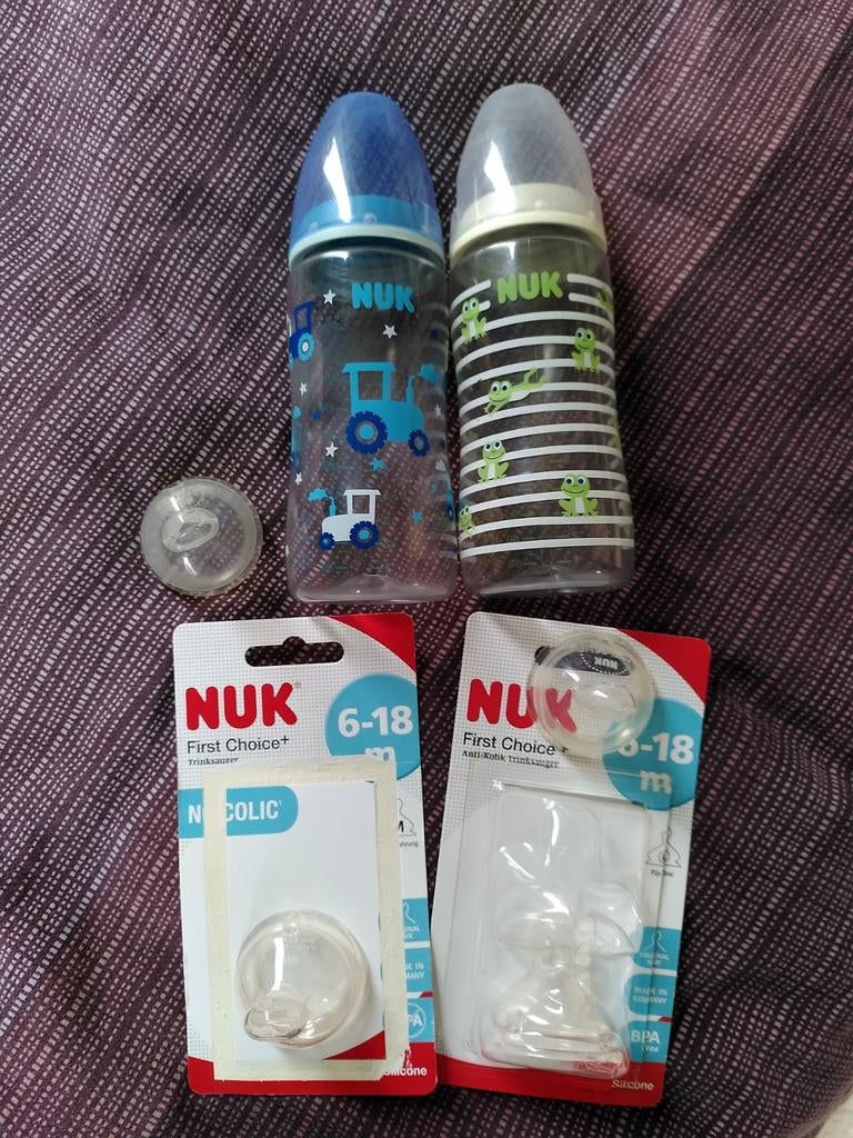 Nuk 2 babyflessen 300ml en 4 fopspenen 6-18 maanden, Kinderen en Baby's, Babyvoeding en Toebehoren, Gebruikt, Overige typen, Ophalen of Verzenden