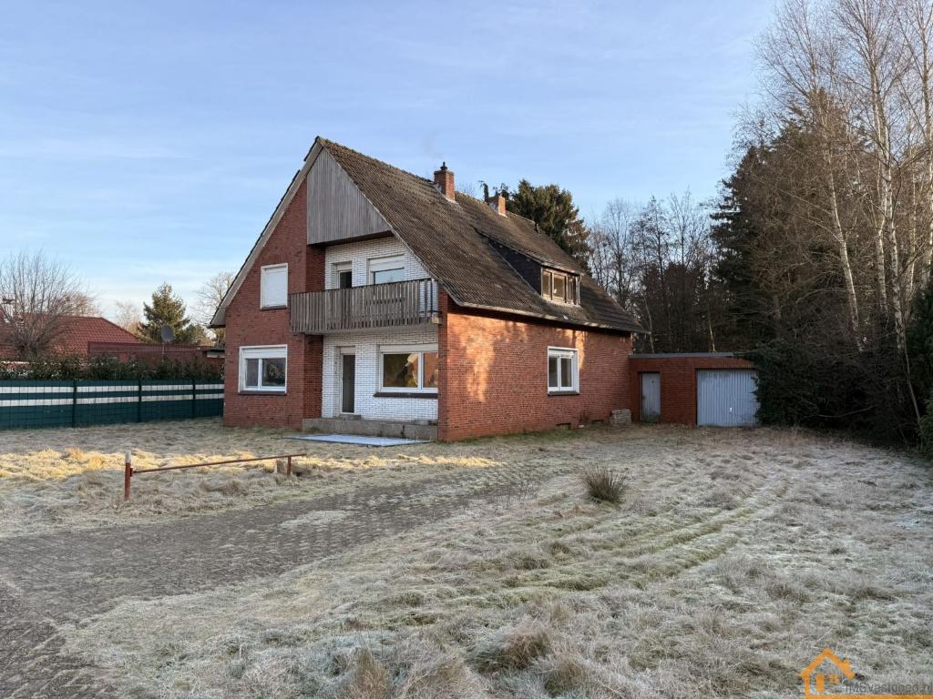 Twee wooneenheden – vrij van huur – per direct beschikbaar, Huizen en Kamers, Buitenland, Dorp, Woonhuis, Duitsland, Verkoop zonder makelaar