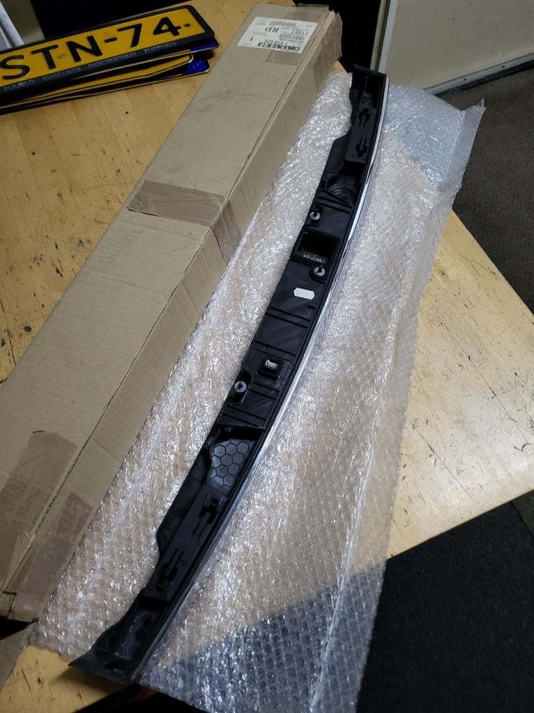 bmw 7 serie f02 f03 f04 kofferbak greep /plaatverlichting, Ophalen of Verzenden, Gebruikt, Voor, BMW