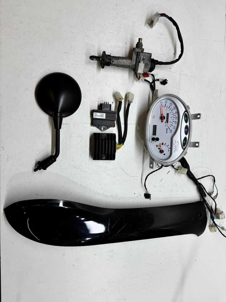 Veel onderdelen Sym Fiddle 2 2022 euro5 brom 9K, Gebruikt, SYM, Sym, Ophalen of Verzenden