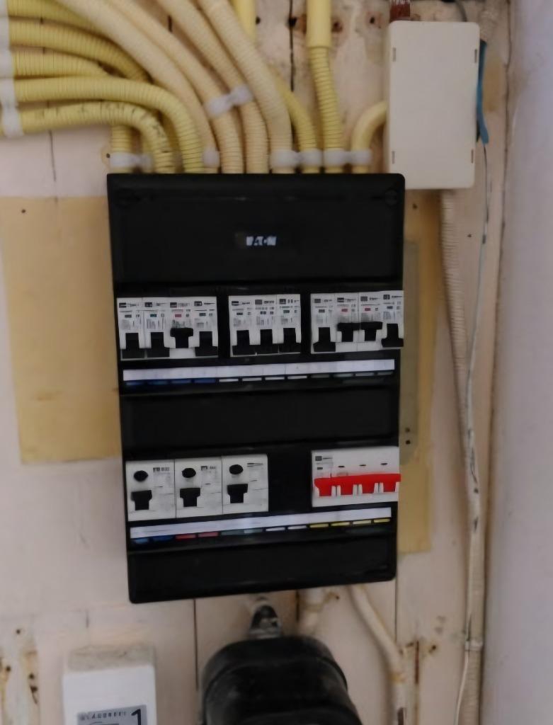 Elektromonteur
