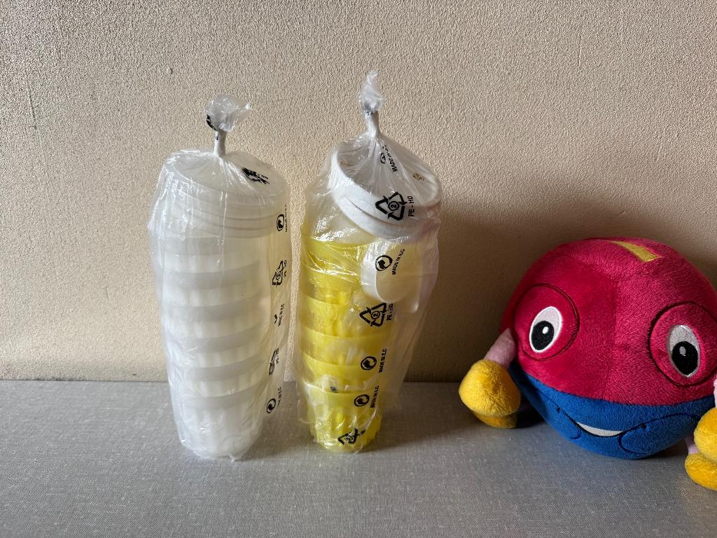 SPLINTERNIEUWE puddingvormpjes + deksels van TUPPERWARE, Huis en Inrichting, Keuken | Tupperware, Ophalen of Verzenden, Nieuw