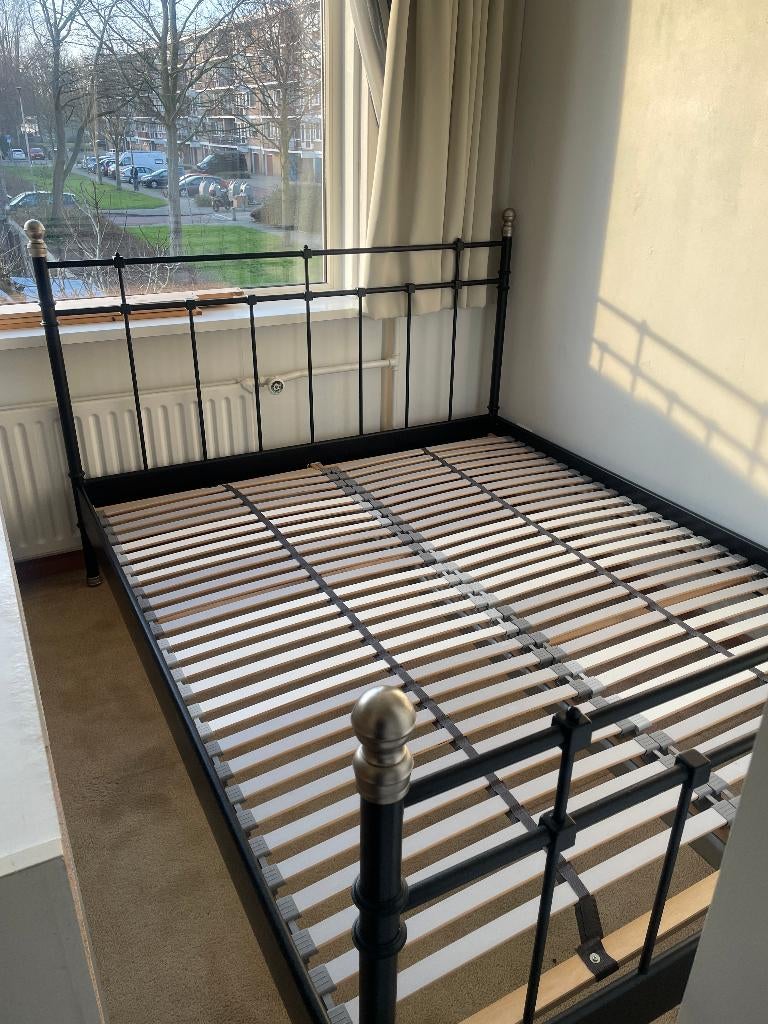 Metaal Bed 160 x 200 cm met latenbodem en matras., Ophalen, Zwart, Tweepersoons, Zo goed als nieuw